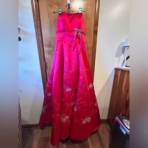BEAUTIFUL pink prom dress size 10